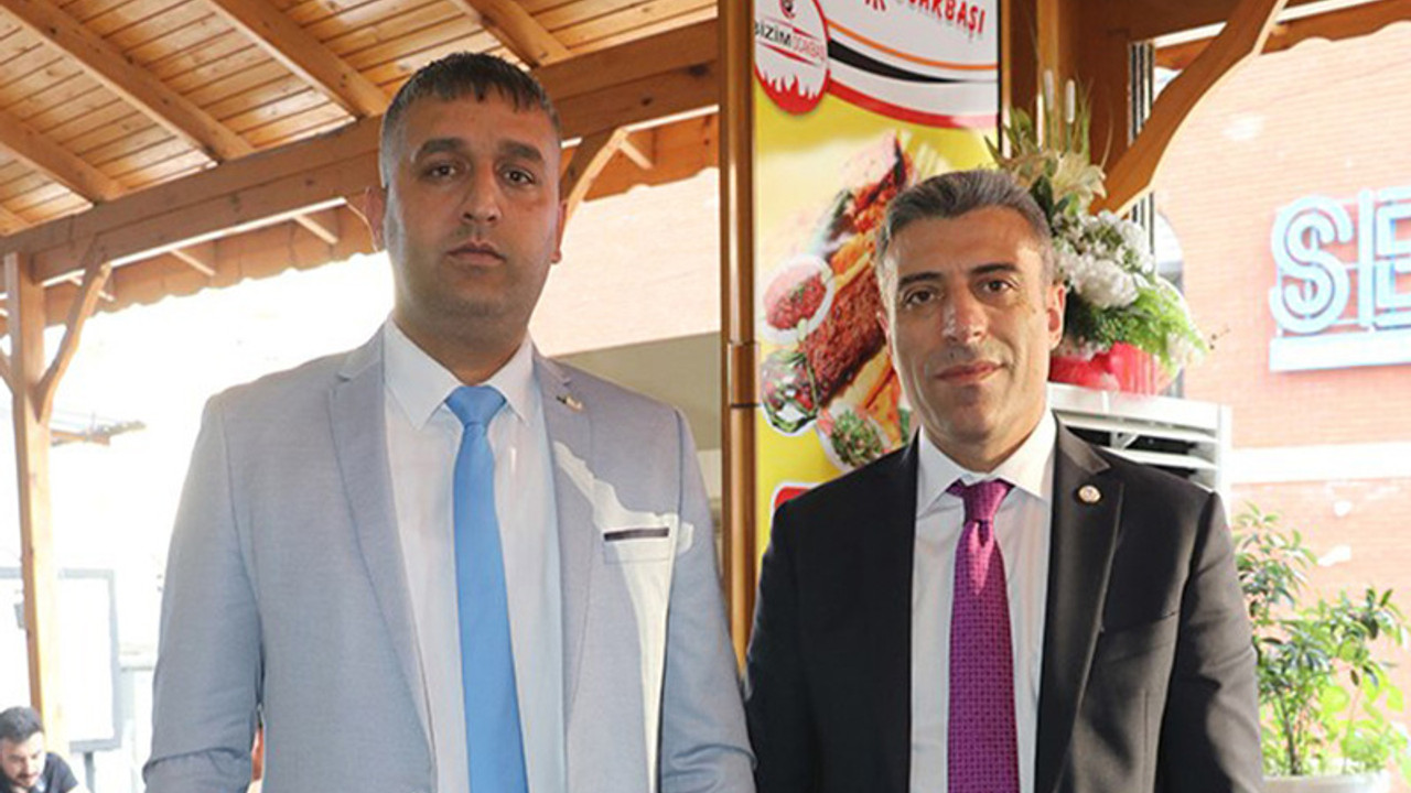 Yenilik Partisi Adana İl Başkanı afiş asarken silahlı saldırıya uğradı