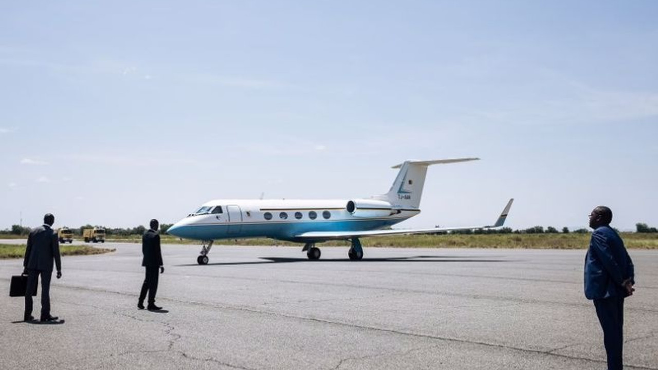 İnsani yardım taşıyan 11 mürettebatlı jet ormanlık alana düştü