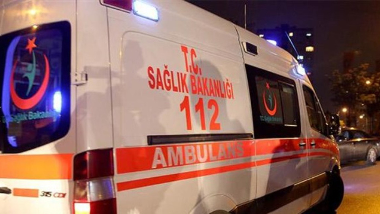 Erzincan'da arabada mangal kömürüyle ısınmak isteyen 3 işçi zehirlendi