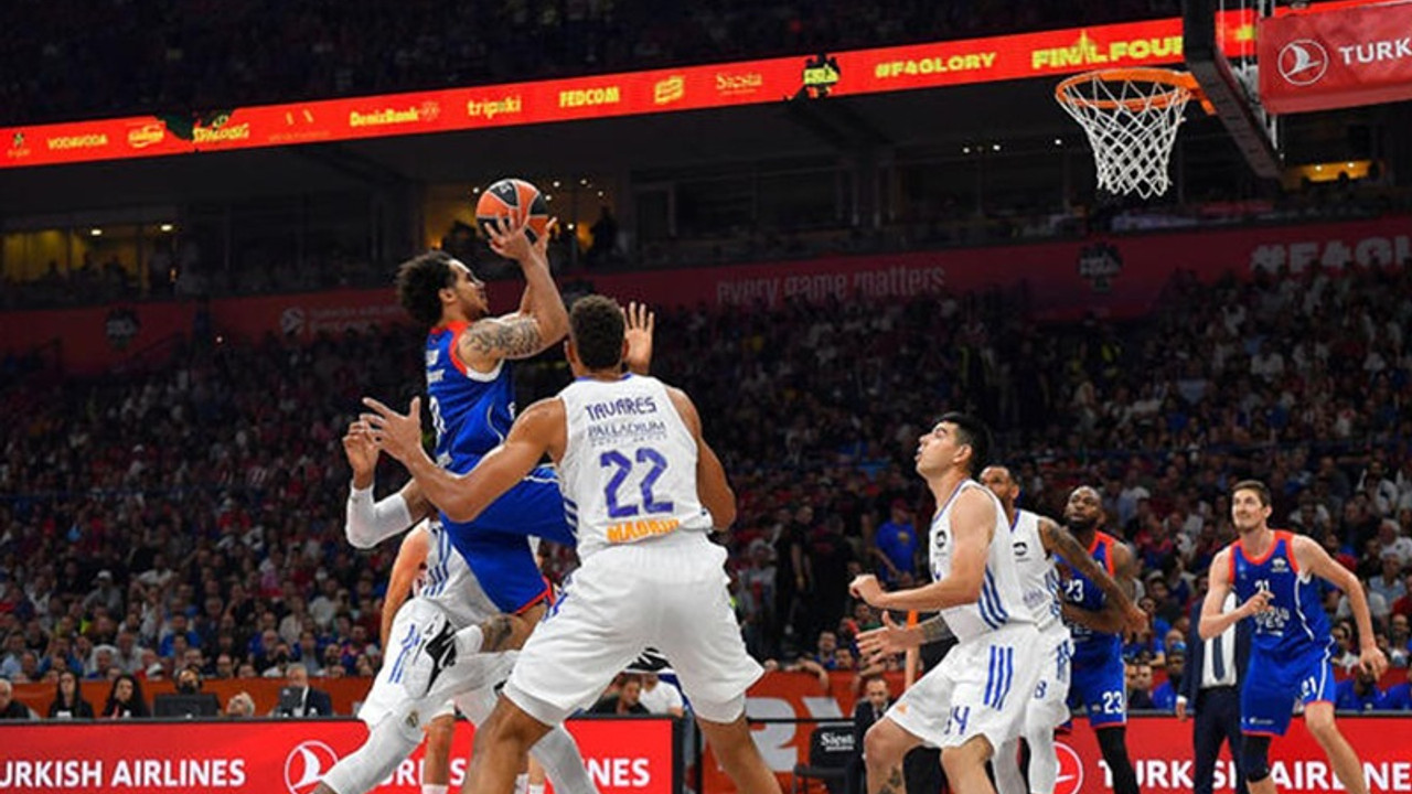 Anadolu Efes, üst üste 2'nci kez Euroleague şampiyonu