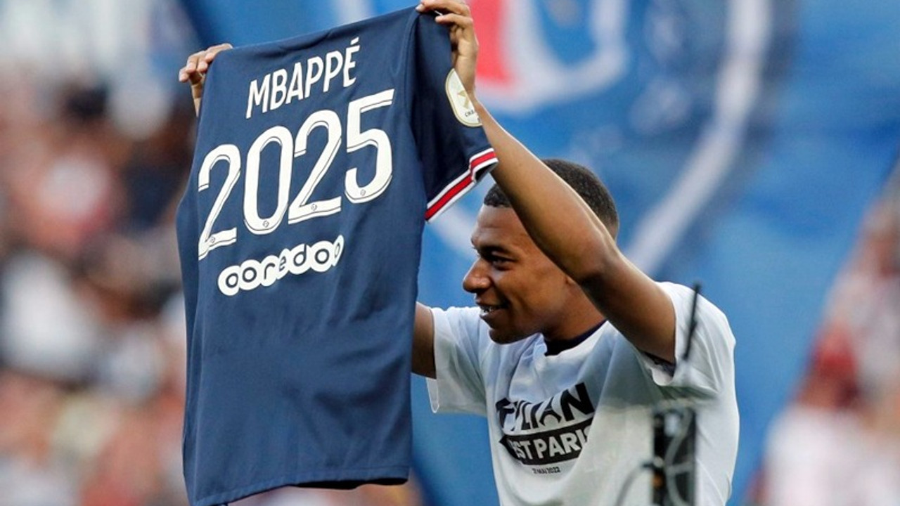 Yılın transferi noktalandı: Mbappe PSG'de kaldı