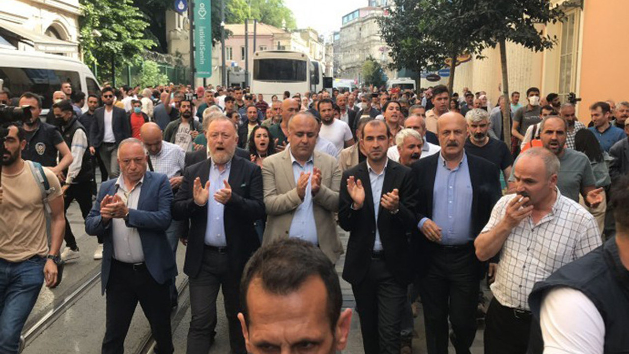 İstanbul'da HDP'den savaş karşıtı protesto: Çok sayıda kişi gözaltına alındı