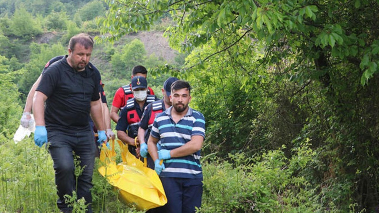 Ormanlık alanda kimliği belirsiz erkek cesedi bulundu