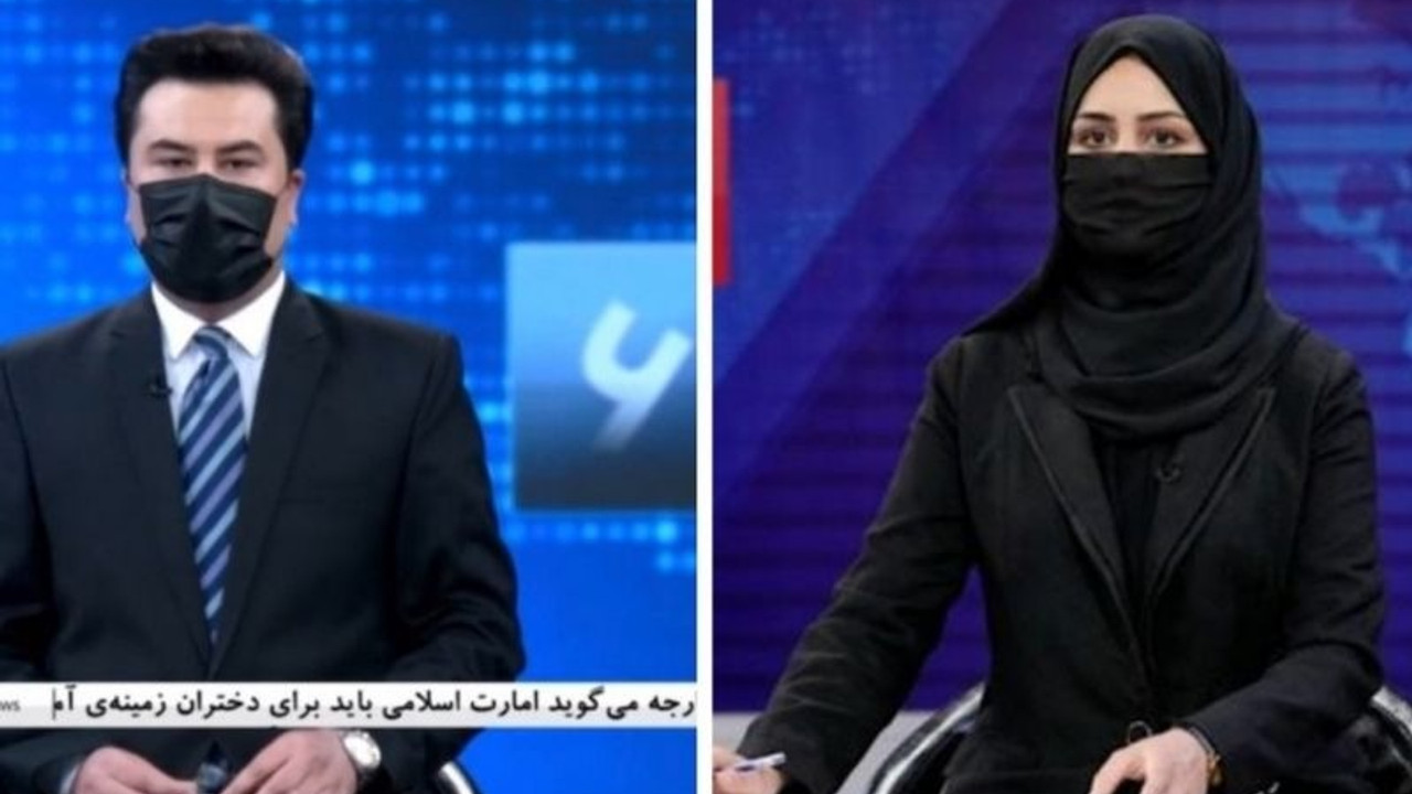 Afganistan'da erkek sunucular maske takarak kadın meslektaşlarına destek oldu