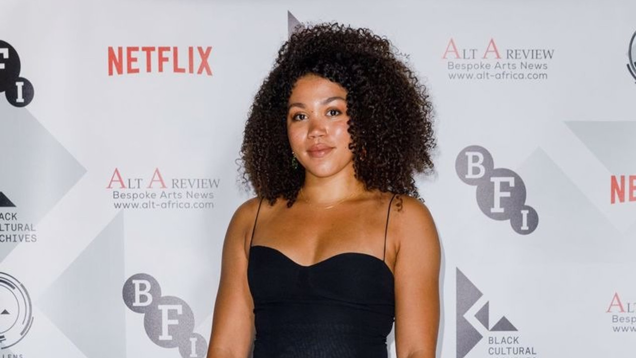 Oyuncu Ruby Barker, akıl hastanesinde tedavi gördüğünü açıkladı