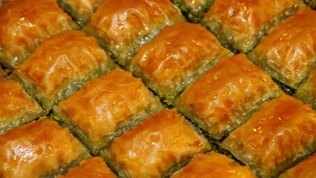 Fıstıktaki fiyat artışı tatlıyı vurdu: Baklava üretimi durduruldu