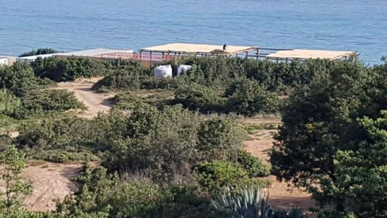 Çeşme’de kaçak plaj tesisine tepki: 'Bu işgali durdurun'