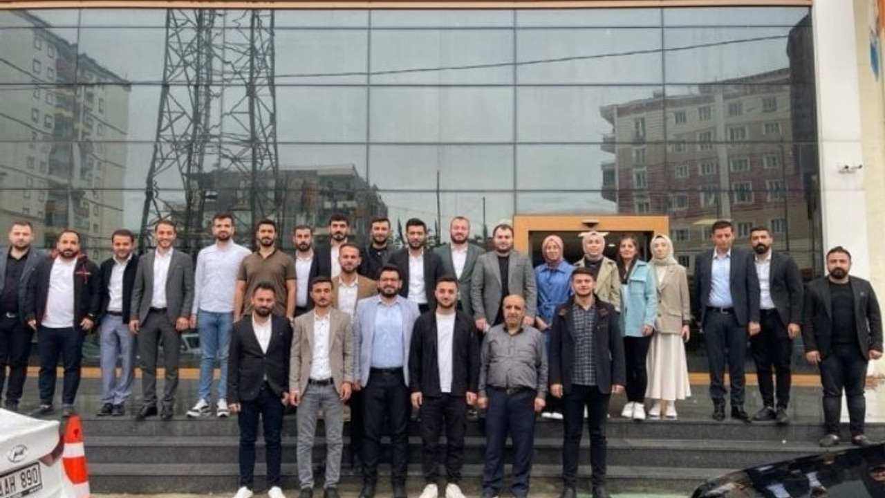 AKP gençlik kolları başkanları arasında 'aç bırakıldık' kavgası