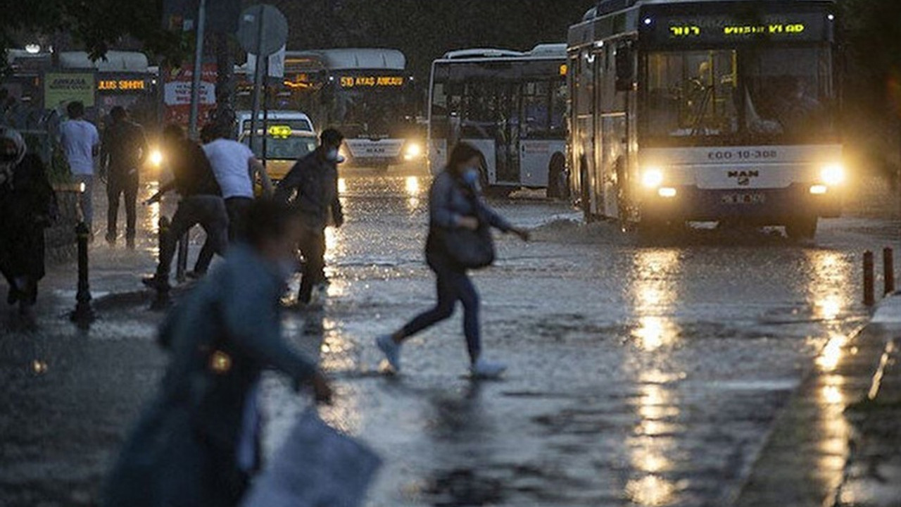 Meteoroloji'den Ankara çevresi için uyarı: Önümüzdeki 3 saat, gök gürültülü sağanak yağış olacak