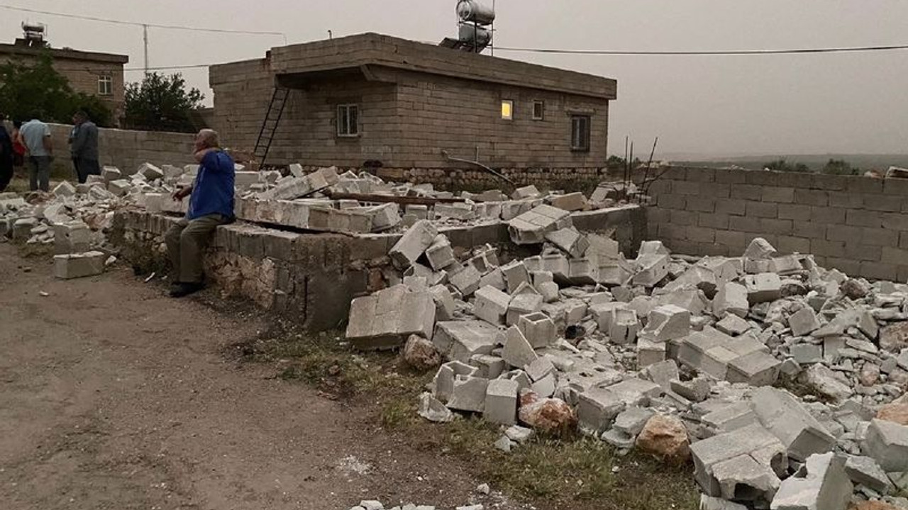 Antep'te fırtına nedeniyle evin duvarı çöktü: 2 çocuk öldü, 3 çocuk yaralandı