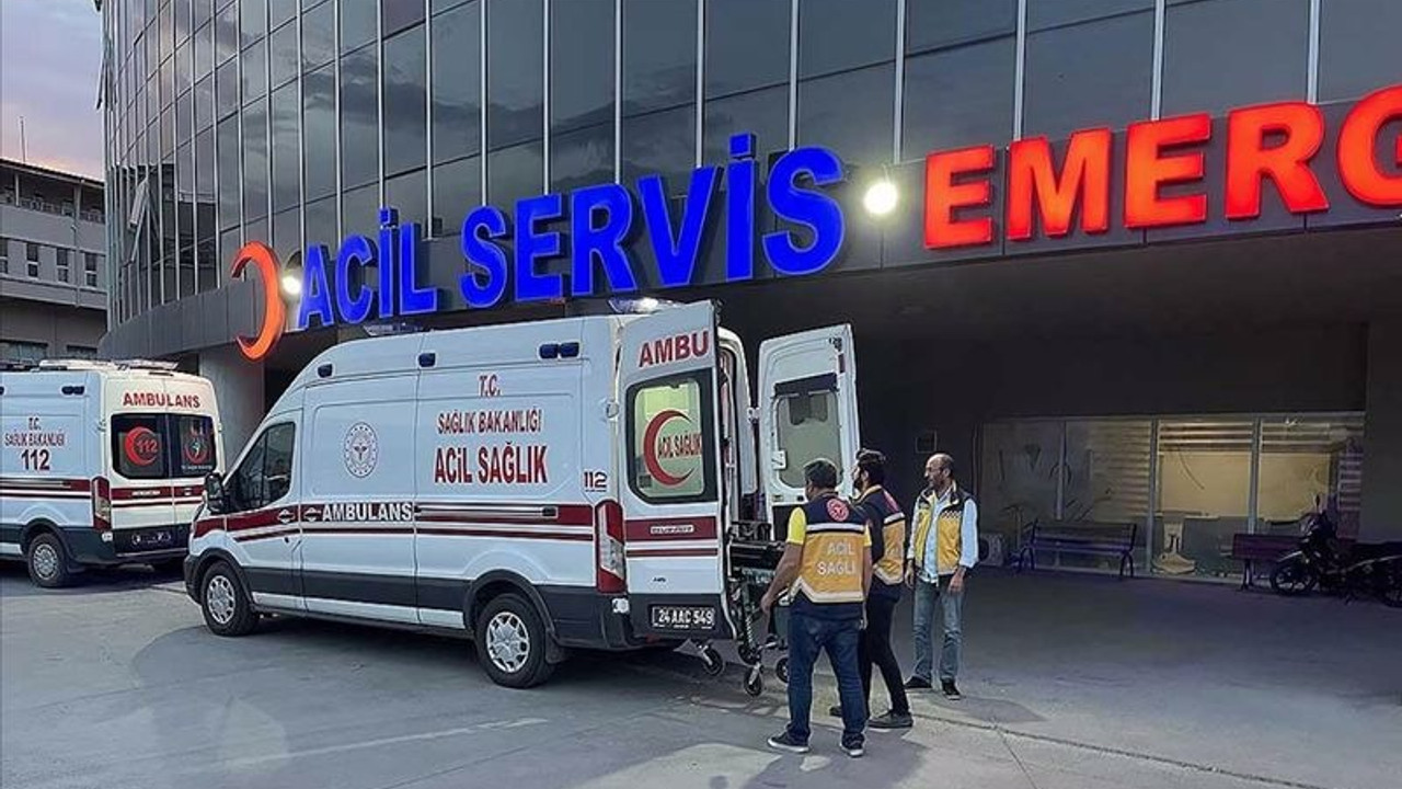 Erzincan'da 81 öğrenci gıda zehirlenmesi şüphesiyle hastaneye kaldırıldı