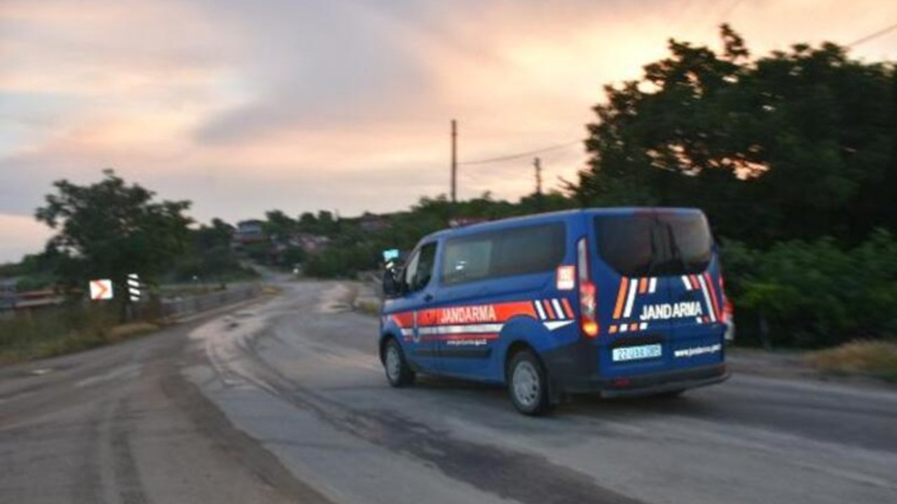 Kendilerine polis süsü verip, 2 Bulgar iş insanını gasp etmek istediler