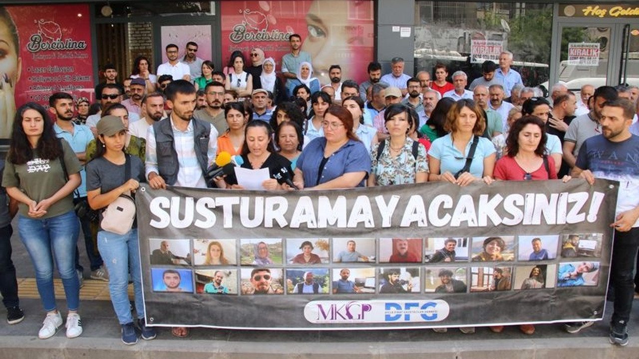 Diyarbakır’da 7 gündür gözaltında tutulan gazeteciler için açıklama: Gerçeklerin sesi olmayı sürdüreceğiz