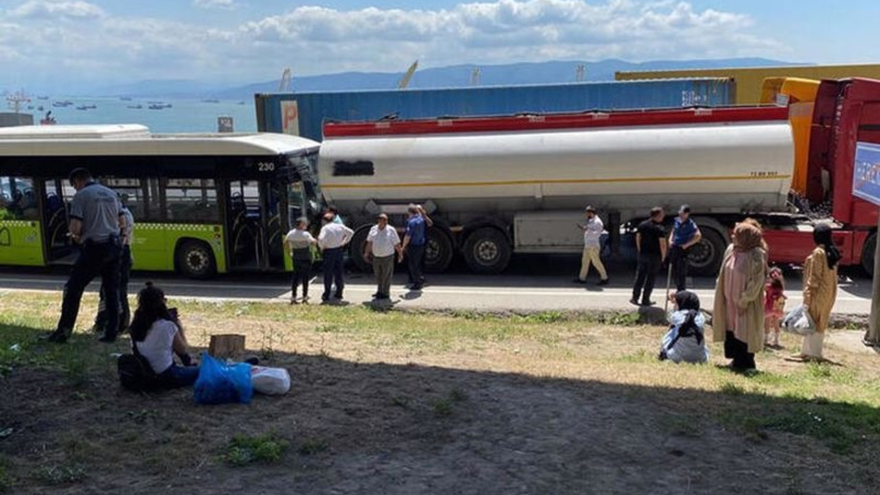 Halk otobüsü ile tanker çarpıştı: 11 yaralı