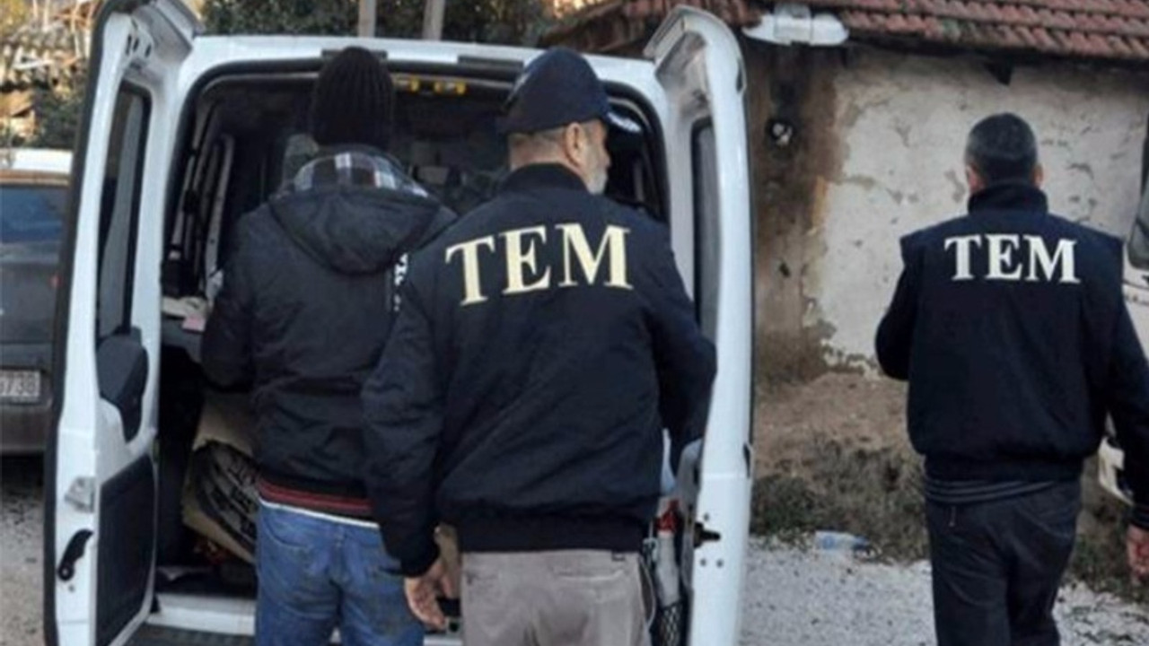 İzmir’de 16 kişi gözaltına alındı