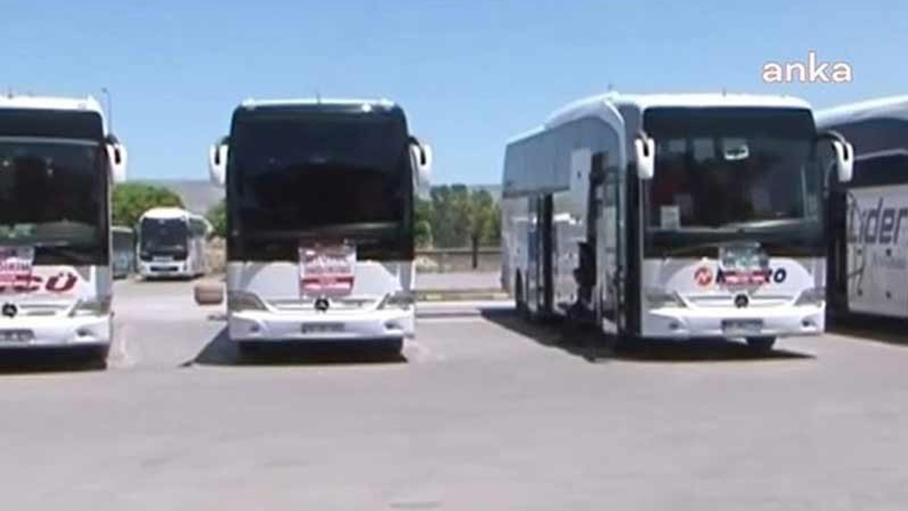 Otobüsçüler Kayseri’de akaryakıt zamlarına karşı kontak kapattı