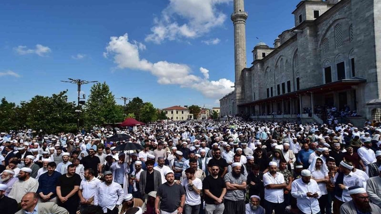 Mahmut Ustaosmanoğlu için cenaze töreni düzenlendi, törene Erdoğan da katıldı