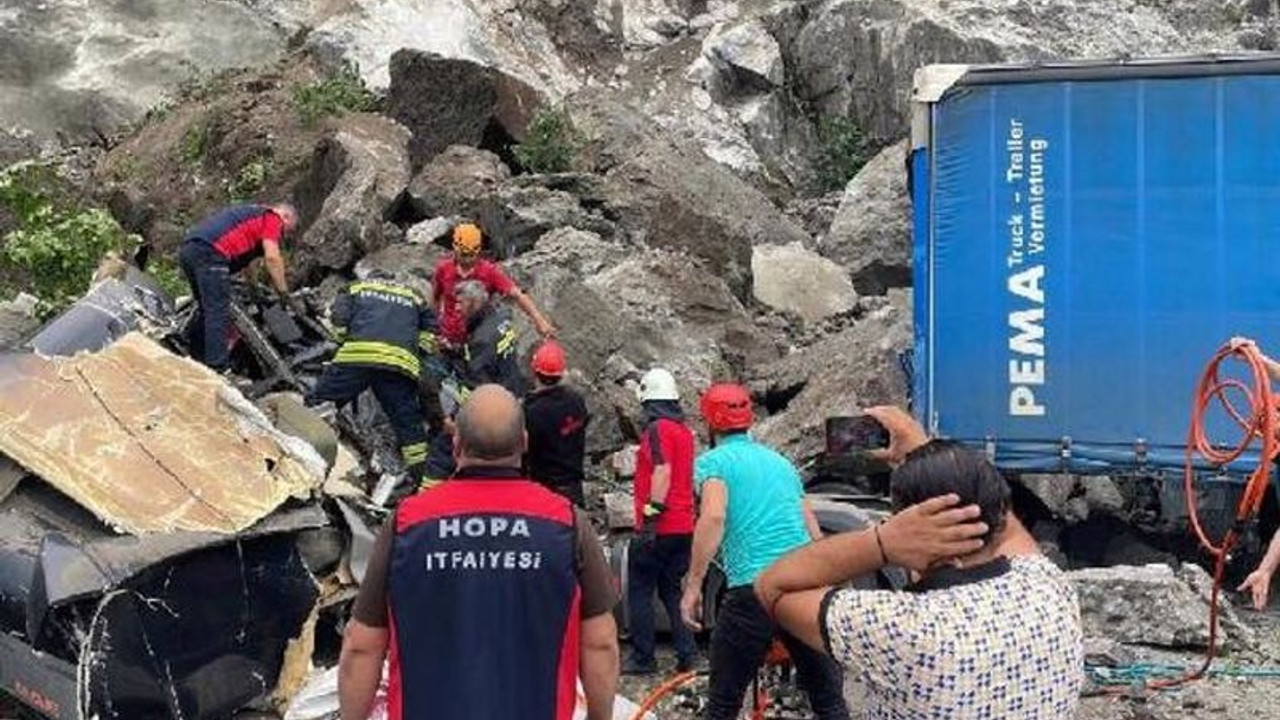 Artvin'de heyelan: 1 ölü, 2 yaralı