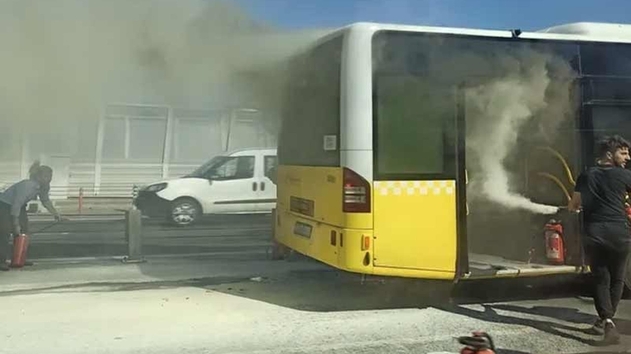 Haliç'te metrobüs yangını