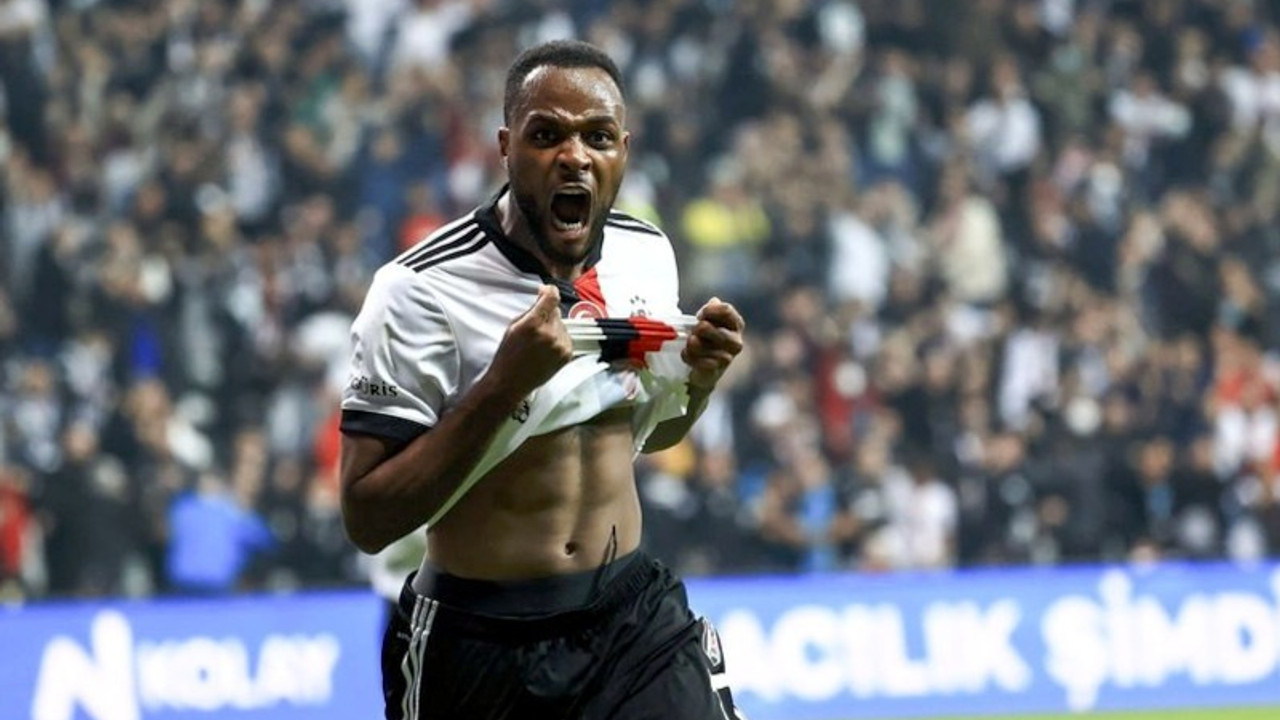 Beşiktaş'a veda eden Cyle Larin, Premier Lig'de forma giyecek