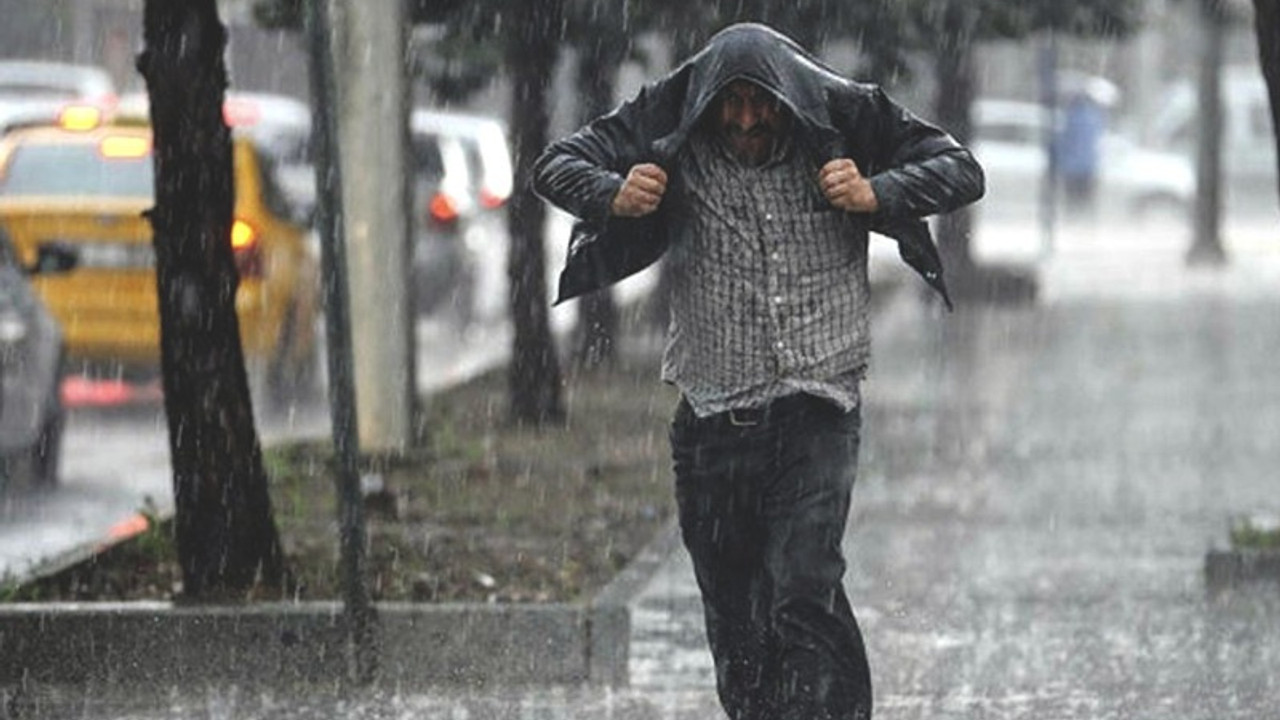 Meteoroloji'den İstanbul dahil 23 ilde, bayramın ilk iki günü için sağanak uyarısı