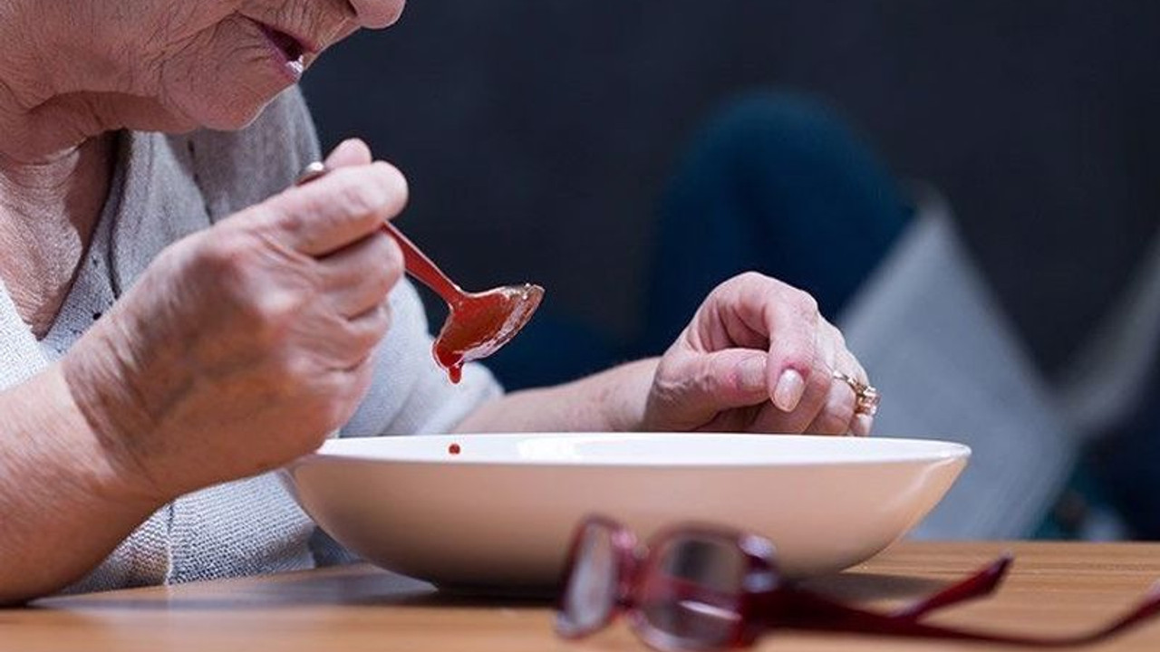 Uzman doktordan 'büyük parçalı et yemeyin' uyarısı