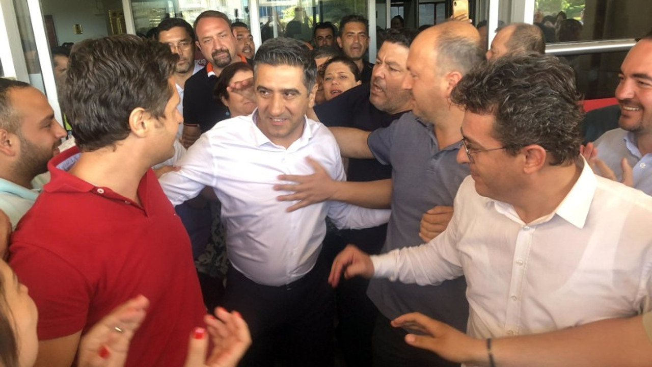 CHP'li Menderes Belediye Başkanı Kayalar, adli kontrolle serbest bırakıldı