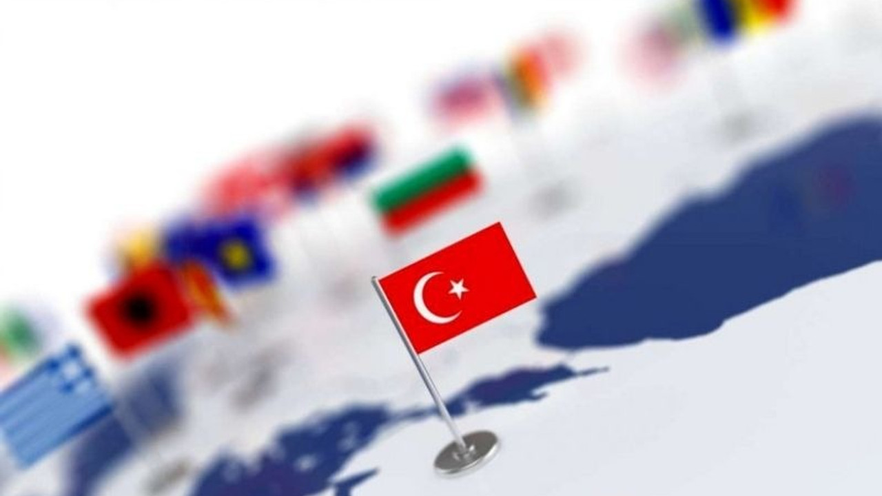 'Türkiye'de Milliyetçilik Algısı' araştırması: Yüzde 57, 'devletini sevmeyen Türkiye'yi terk etmeli' diyor