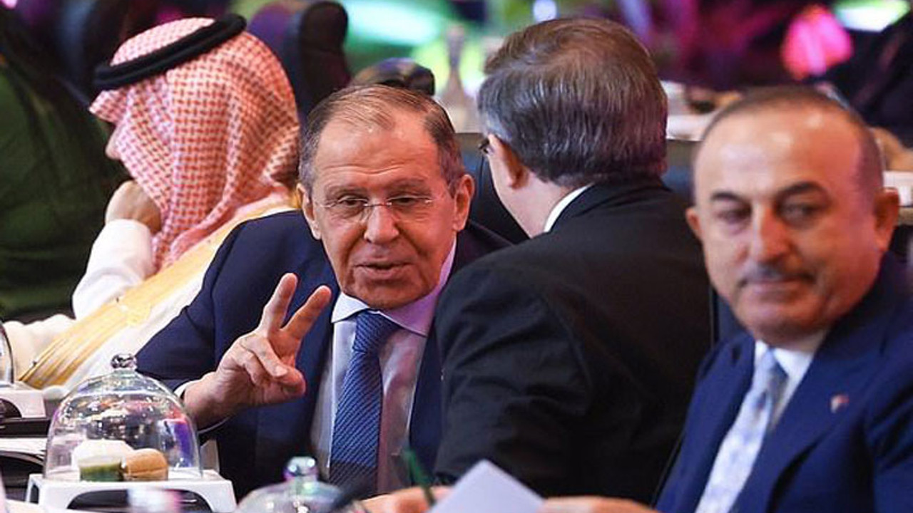 Lavrov: Tahıl konusunda Türkiye ve Ukrayna ile görüşmeye hazırız