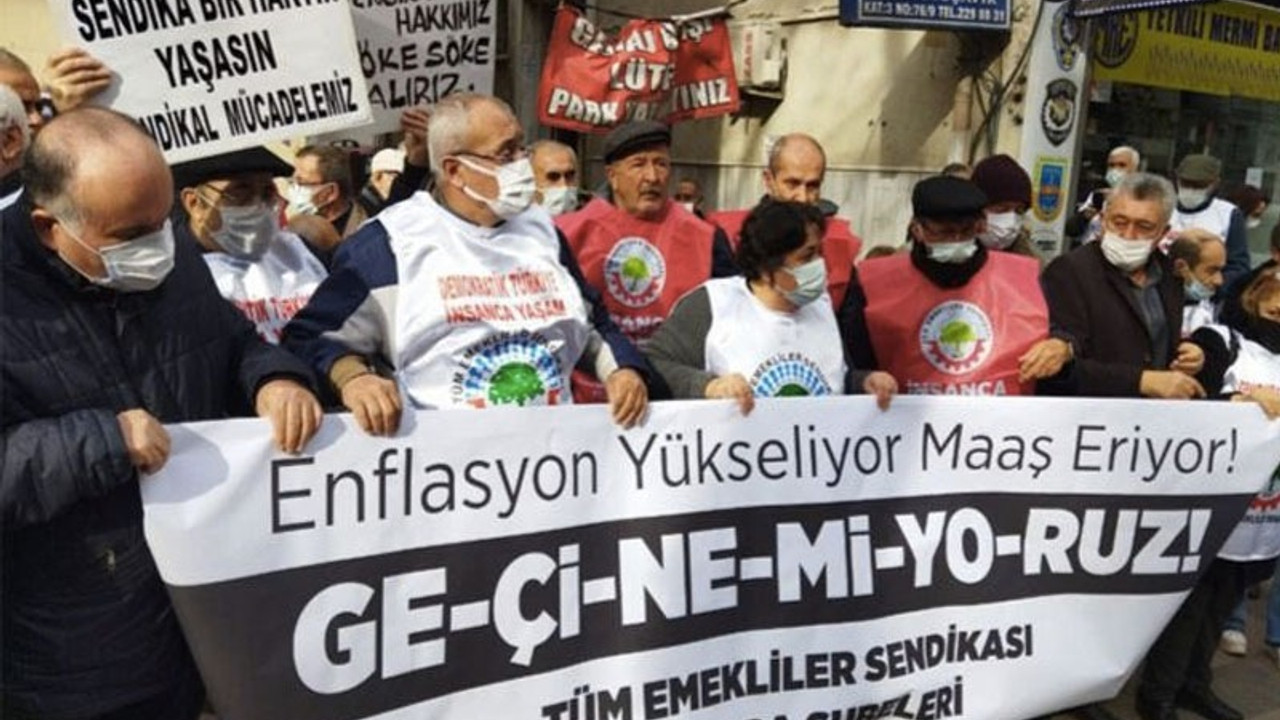 14 milyon emeklinin sadece yüzde 2-3’ü aldığı aylıkla geçinebiliyor: 'Çocuklarının yanına taşınıyorlar'