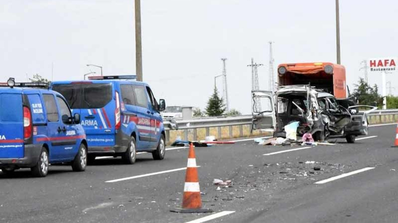 Bakan Soylu: Trafik kazalarında 25 kişi hayatını kaybetti