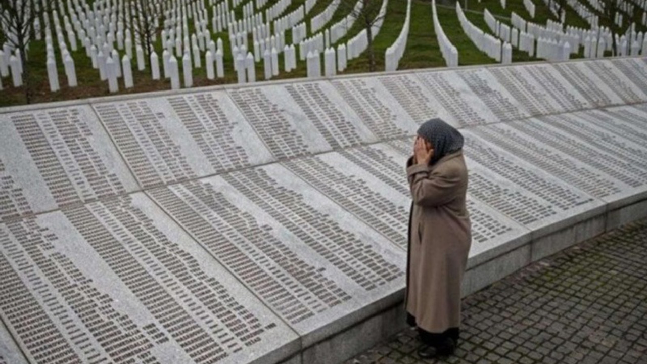 Hollanda’dan ‘Srebrenitsa Soykırımı’ özrü