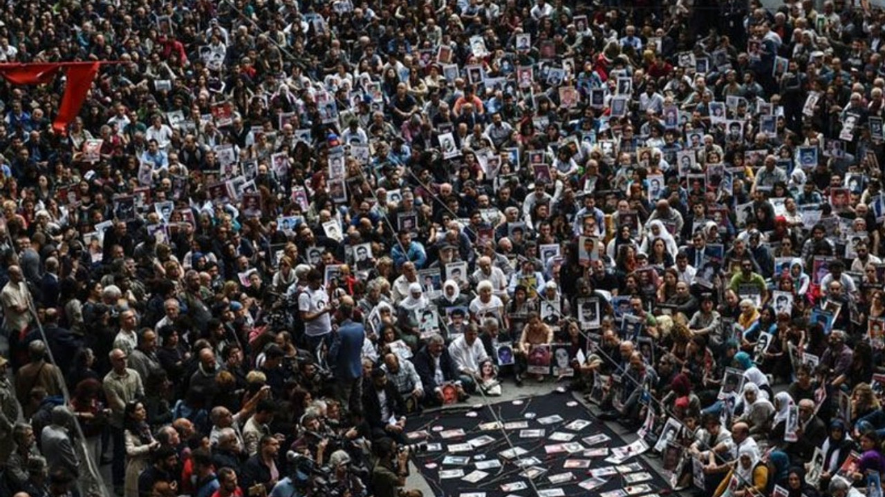 Cumartesi Anneleri'nden 'Herkesin protesto hakkı var' diyen AKP'li Yazıcı'ya: Bari susun