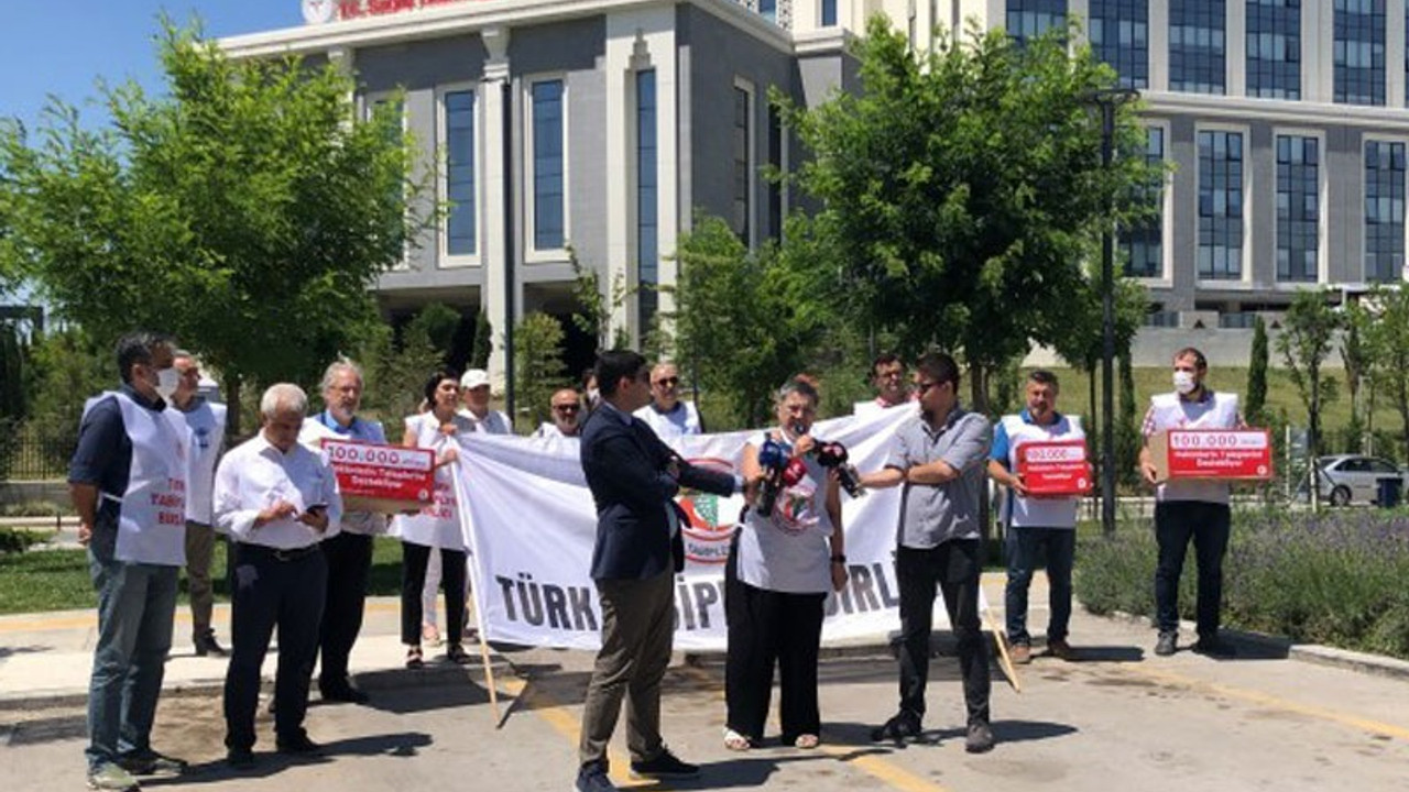 TTB toplanan imzaları bakanlığa iletti: Sağlığınız için hekimlere kulak verin