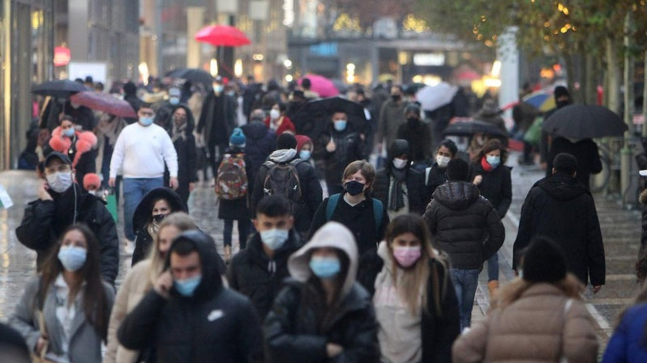 İzmir Tabip Odası'ndan 'Covid-19' uyarısı: Her iki testten biri pozitif