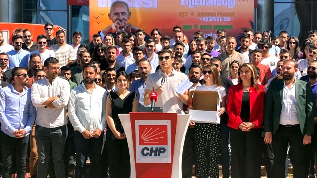 CHP Gençlik Kolları'ndan AKP'ye 'kargo paketi'