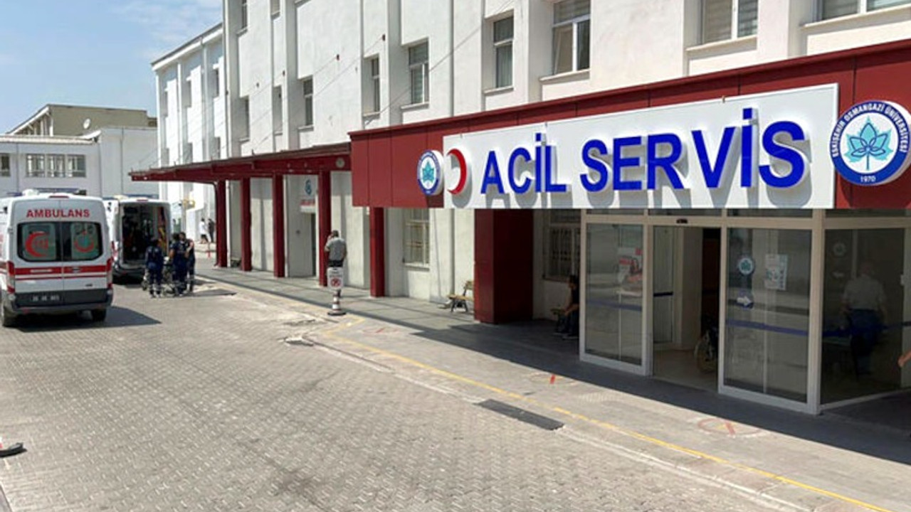 Eğitmen astsubay, paraşütü açılmadığı için zemine çakıldı