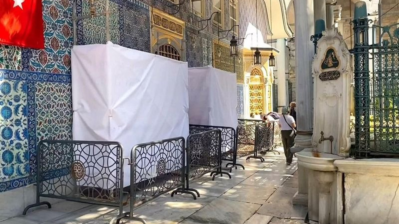 Eyüp Sultan Türbesi'ndeki çinilere saldıran kişi yakalandı