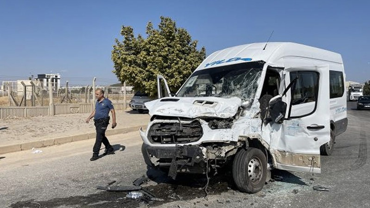 Antep'te tırla işçi servisi çarpıştı: 6 yaralı