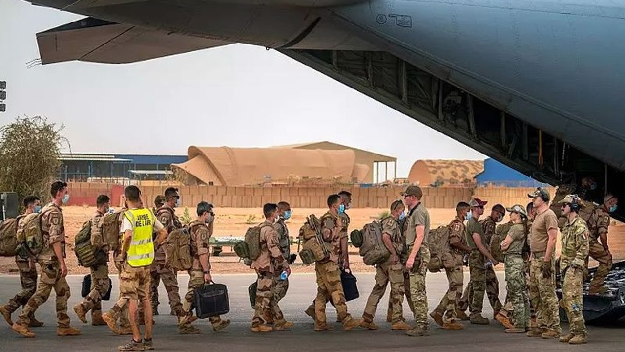 Fransa, Mali'deki son askeri biriminin ülkeden çıktığını açıkladı