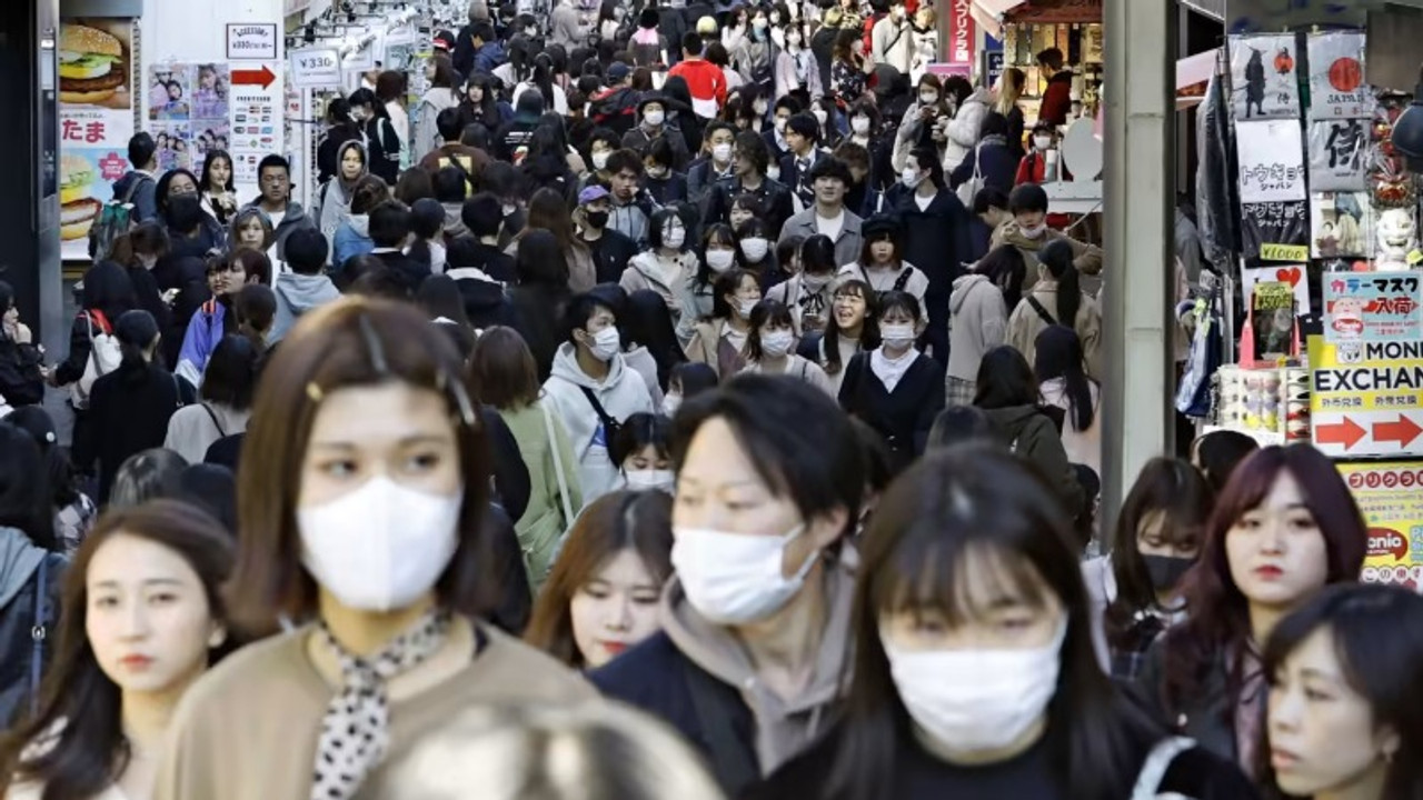 Japonya'da Covid vakalarında rekor artış: Başbakan da virüse yakalandı