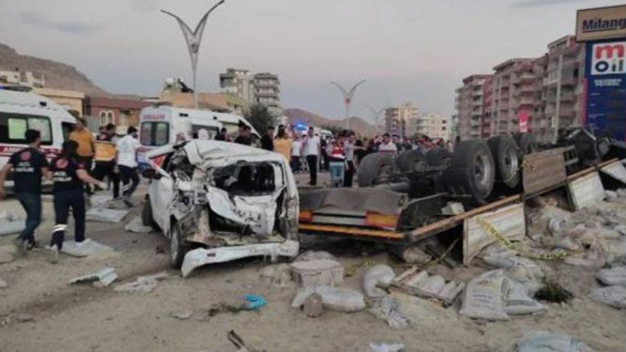 Mardin'deki kazada gözaltına alınan 2 TIR şoförü tutuklandı: Her şey bir anda oldu