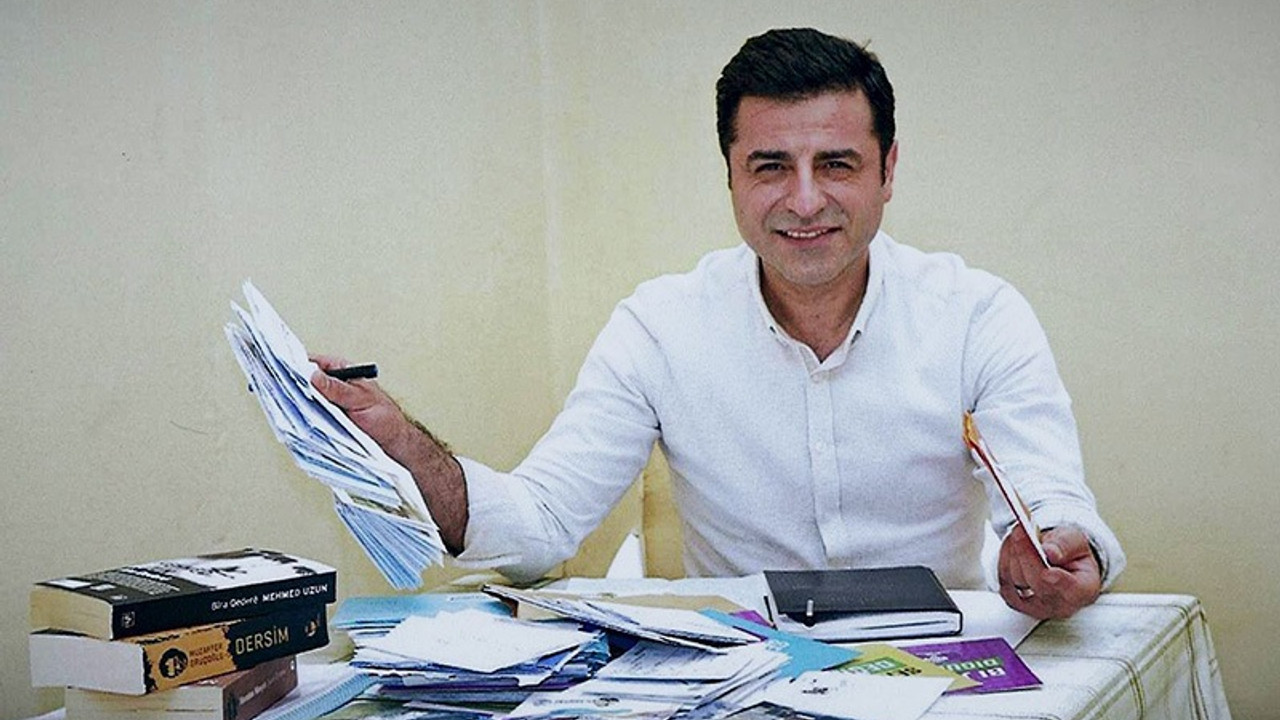 Selahattin Demirtaş Türkiye partisini yazdı