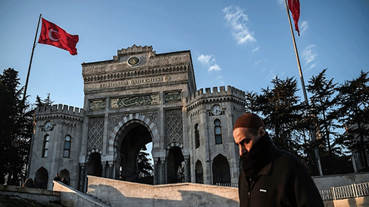 İstanbul Üniversitesi'nde skandal