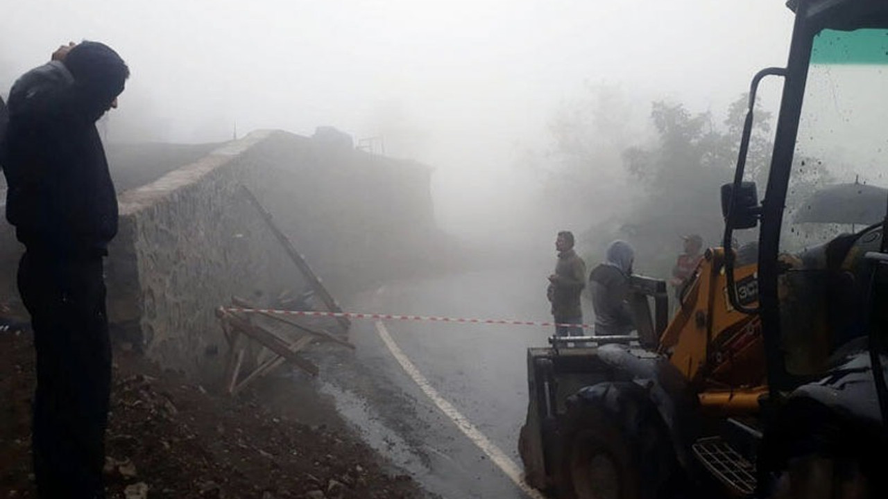 Hatay'da istinat duvarı çöktü: 1 ölü