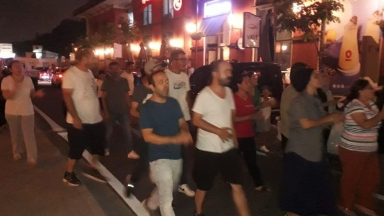 Hacıhüsrev Mahallesi sakinleri yıkıma karşı yürüyüş düzenledi