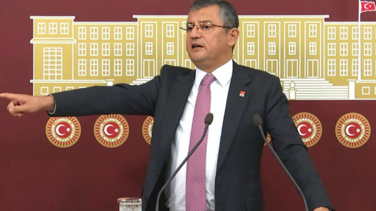 CHP'li Özel, Gülşen'in sözleri için 'maksadını aşmış bir espri' dedi