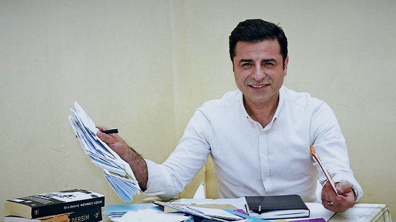 Demirtaş'tan Evrensel, BirGün ve Yeni Yaşam gazeteleri için çağrı: Okuyun, okutun