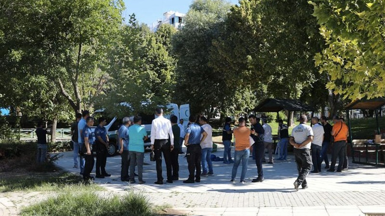 Uzman Çavuş, parkta başından vurulmuş halde ölü bulundu