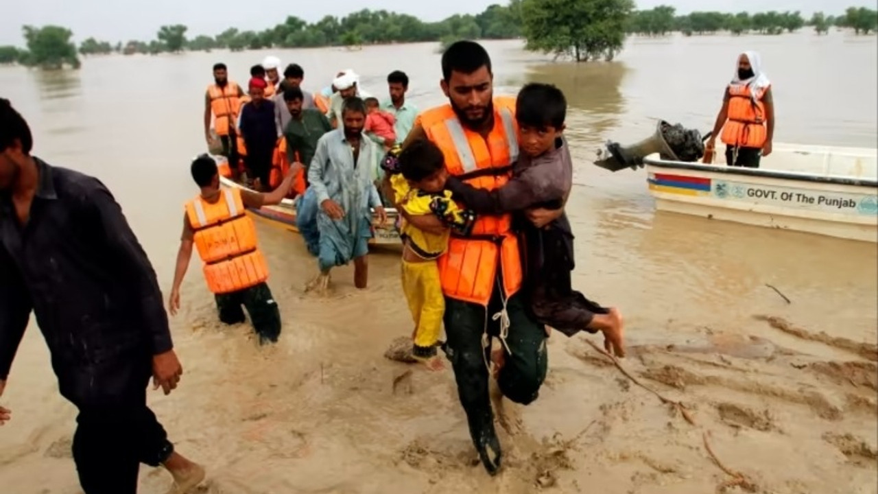 Pakistan'daki tarihi sel felaketinin maliyeti açıklandı